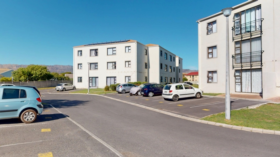 2 Bedroom Property for Sale in Guldenland Western Cape